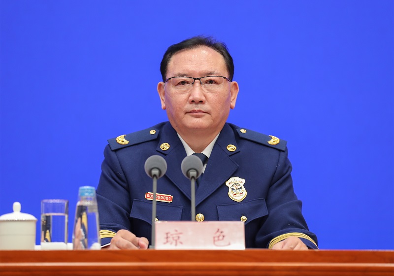 逼特逼在线不插应急部党组成员、消防救援局局长琼色出席新闻发布会
